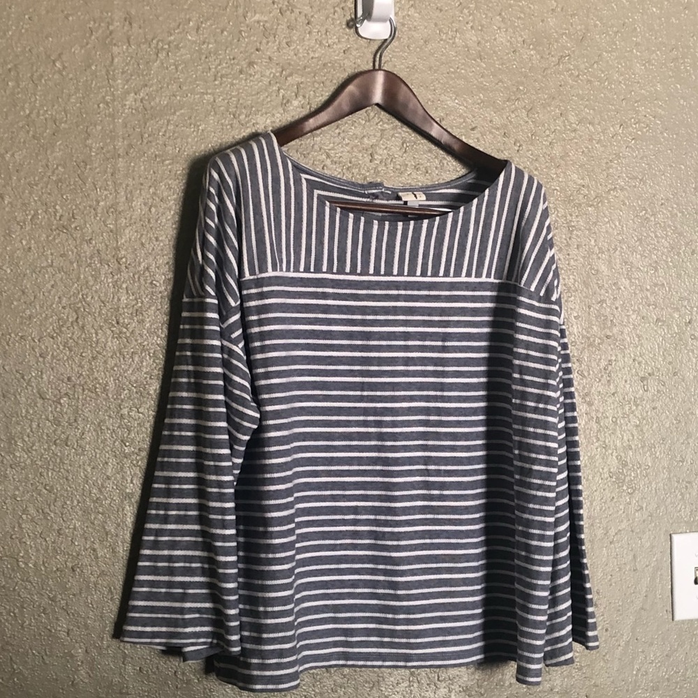 Never worn button back stripe shirt - 3xl